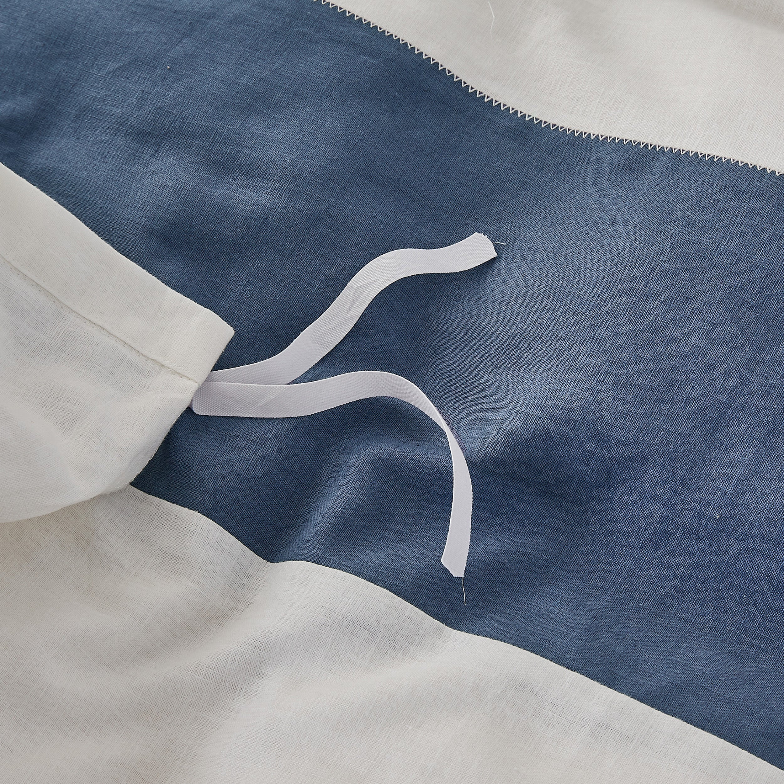 #color_white and navy