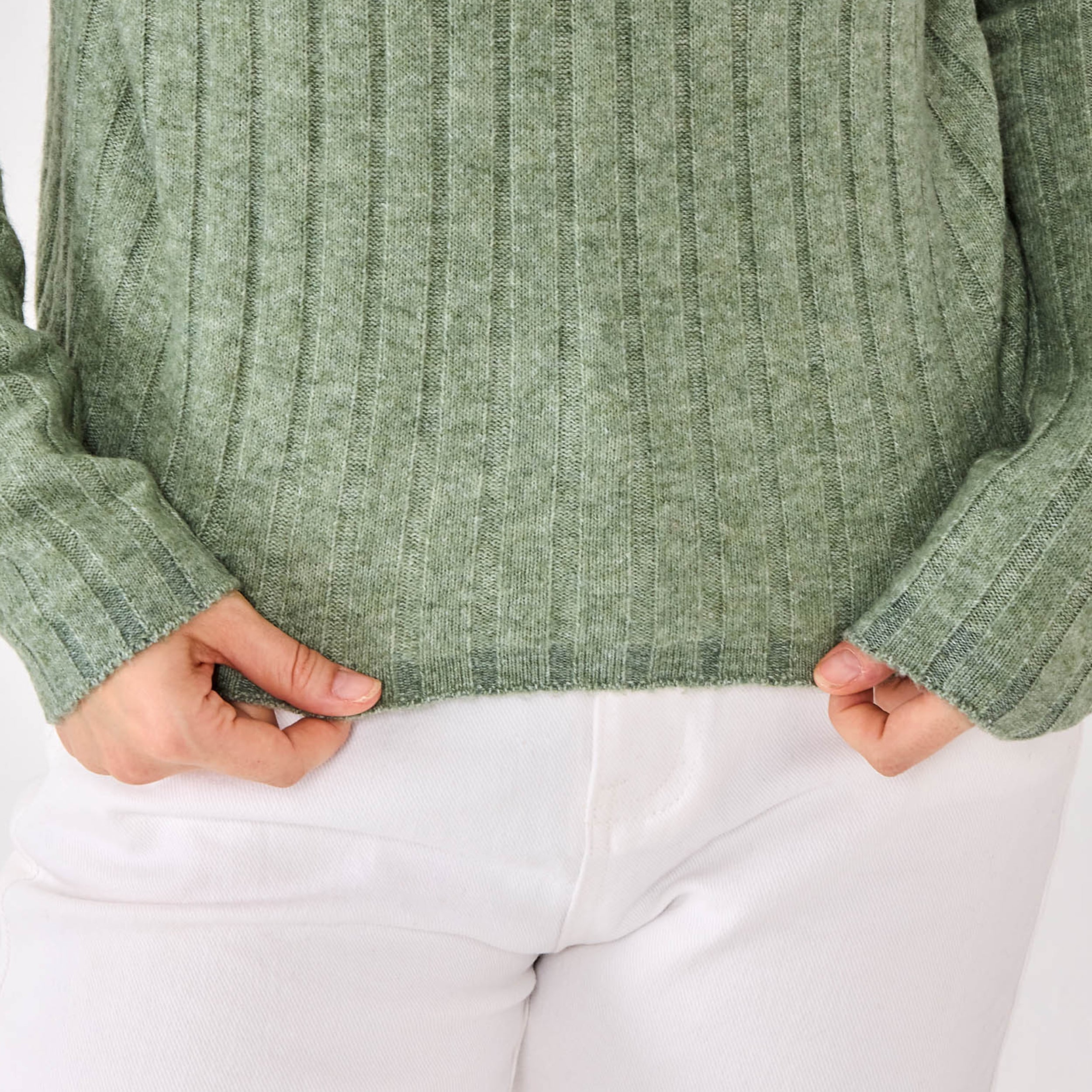 #color_greyish green