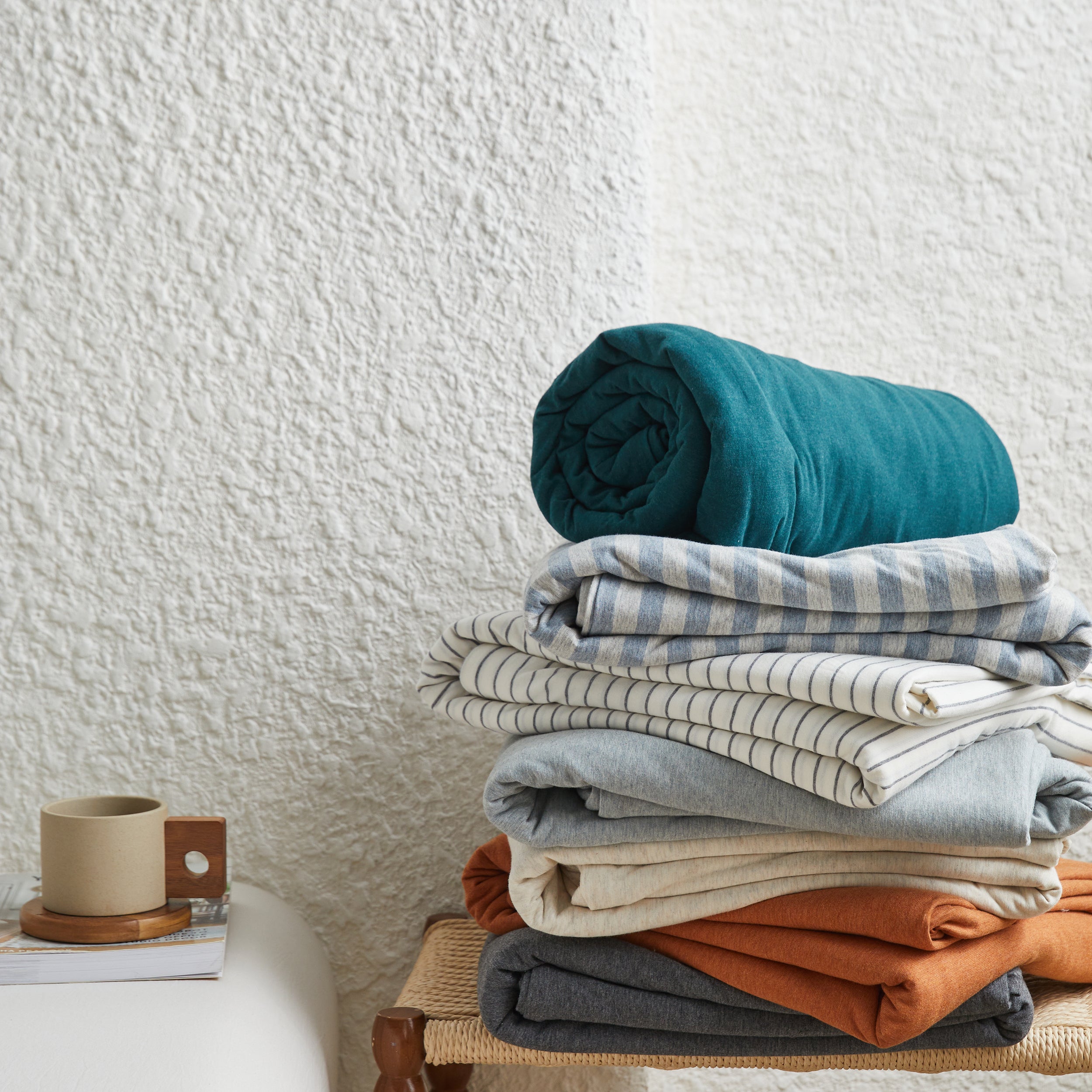 #color_beige,dark grey, white-and-grey stripes, blue-and-grey stripes, rust, light grey, dark green