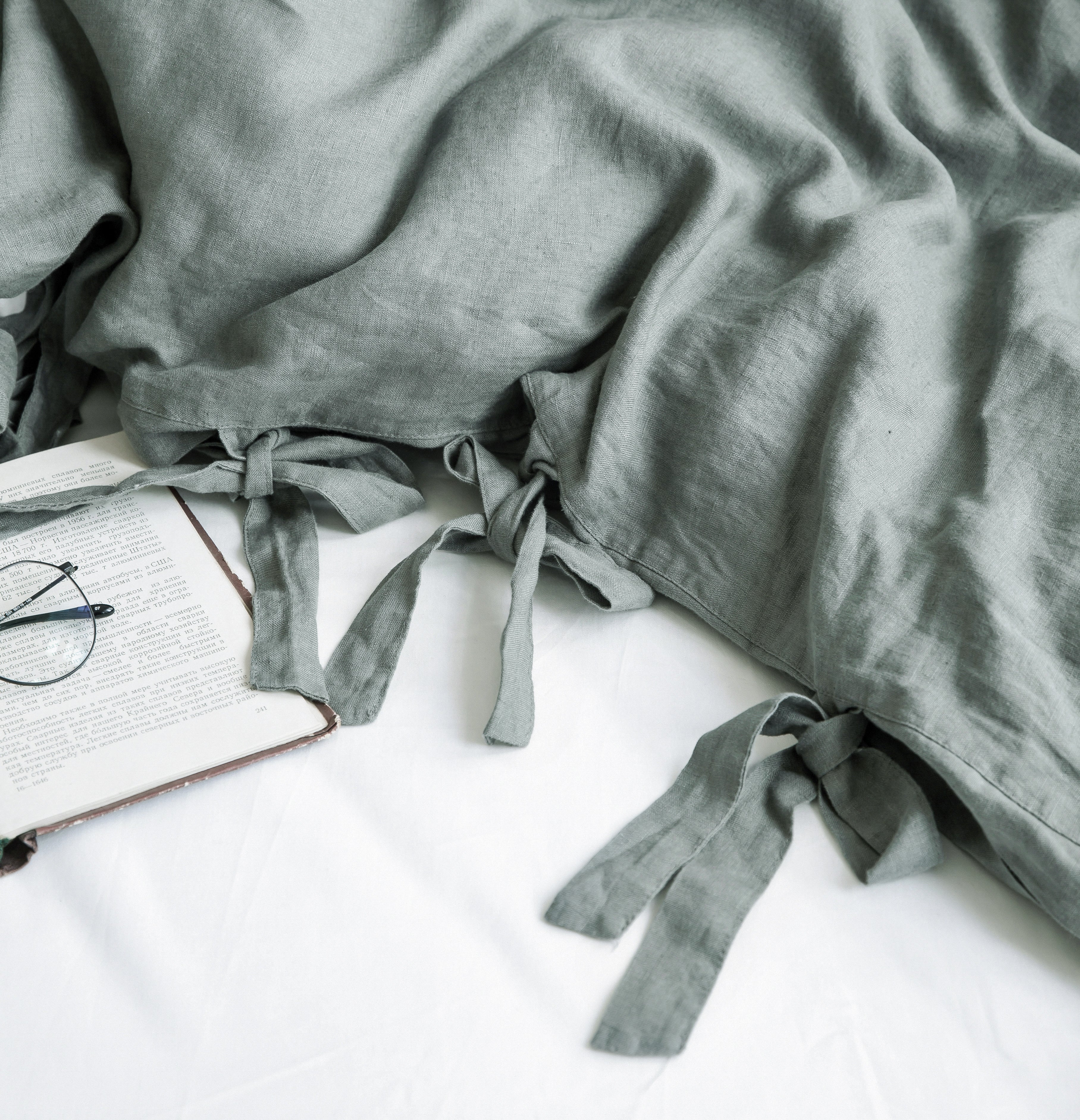 #color_Greyish Green