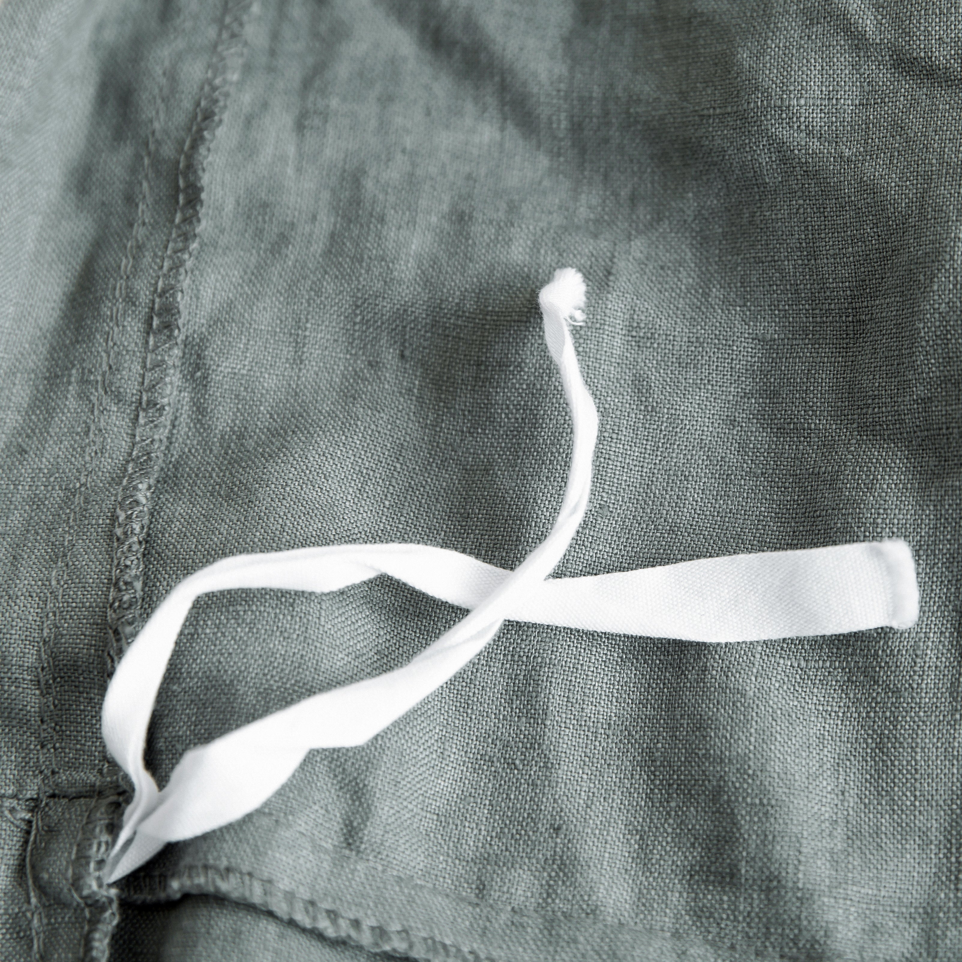 #color_Greyish Green