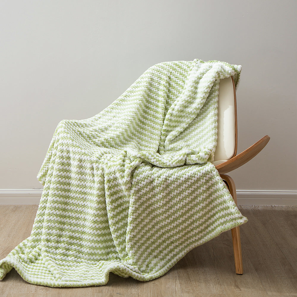 #color_Green and White