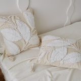 #color_tufted white leaf