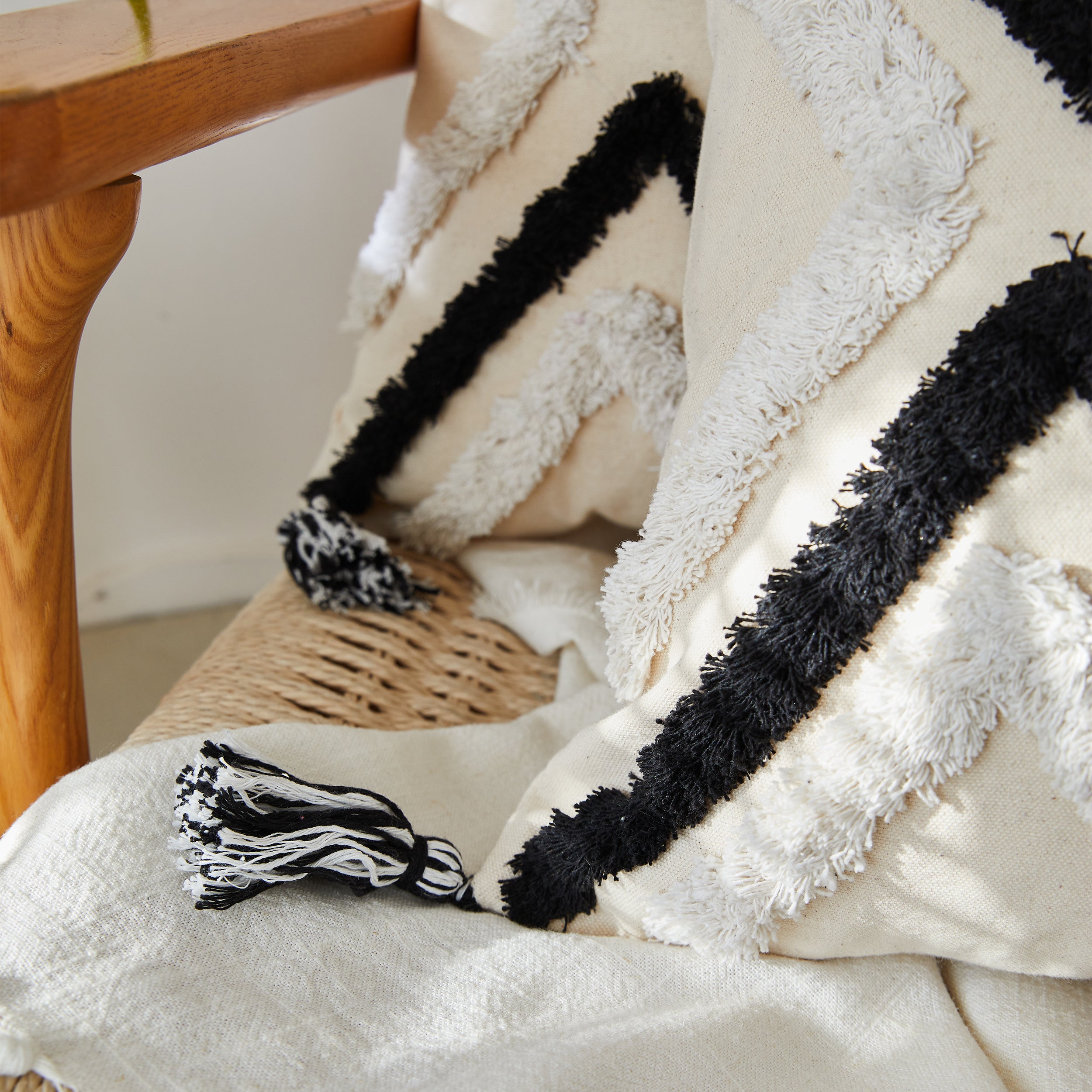 #color_Tufted Black Diamond