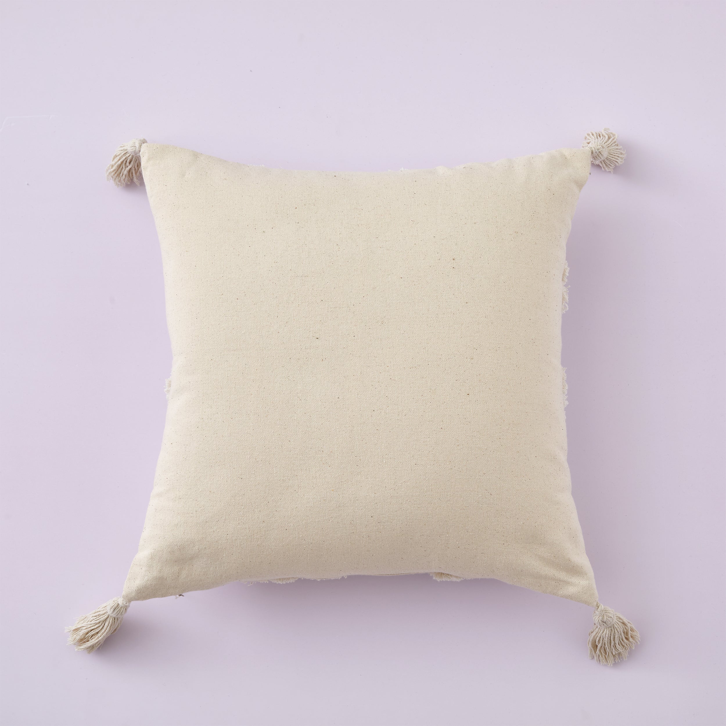 #color_tufted white leaf