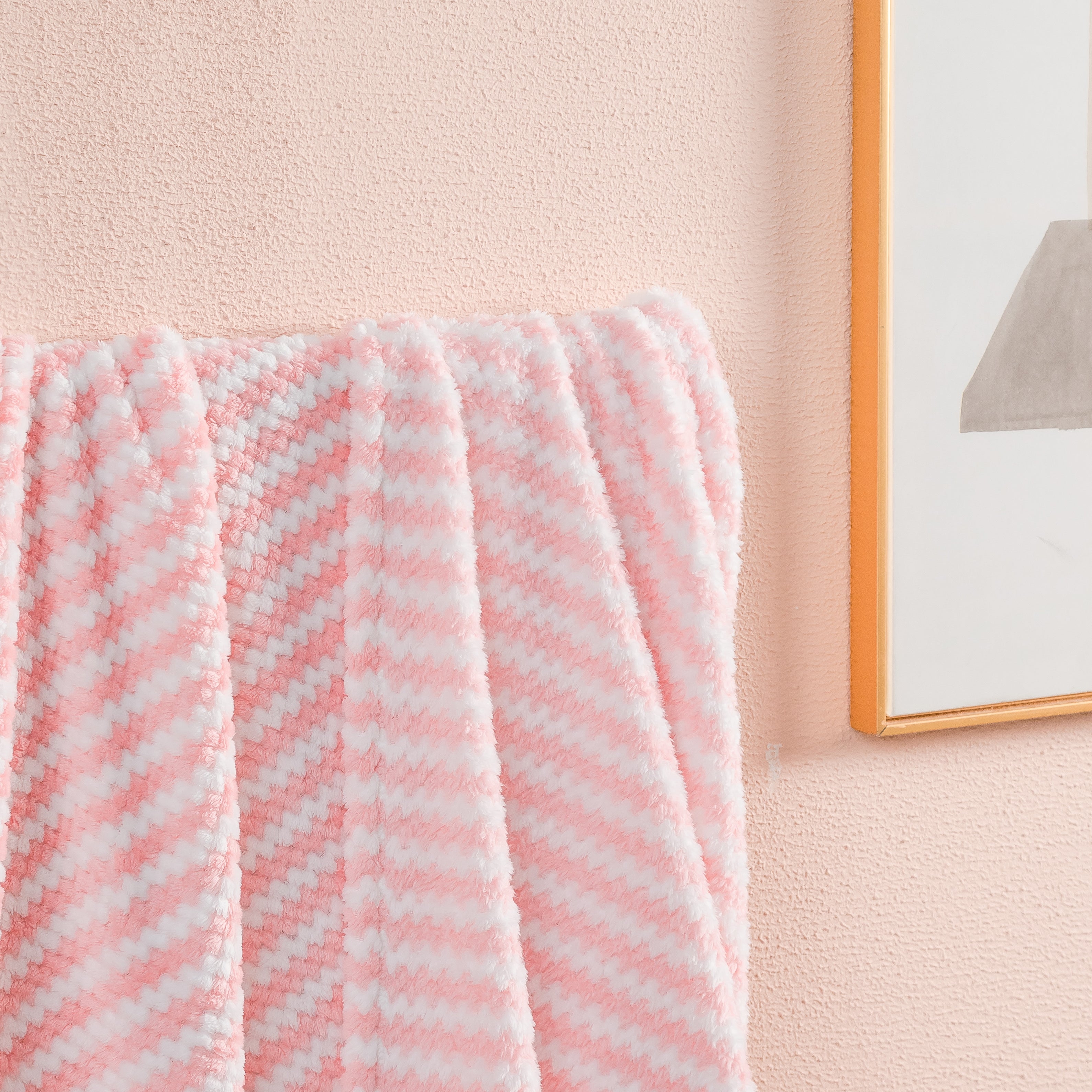 #color_Pink and White