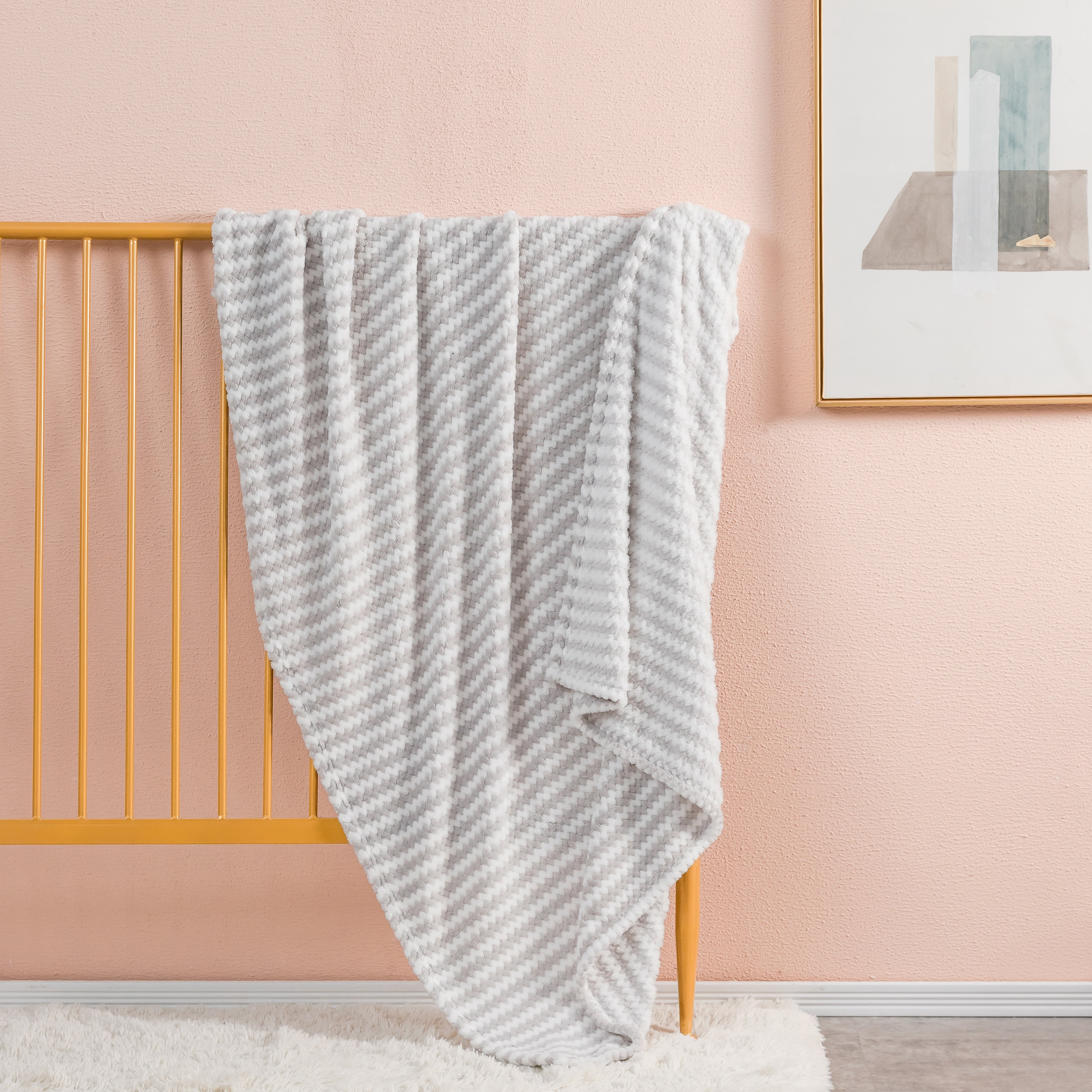 #color_Grey and White