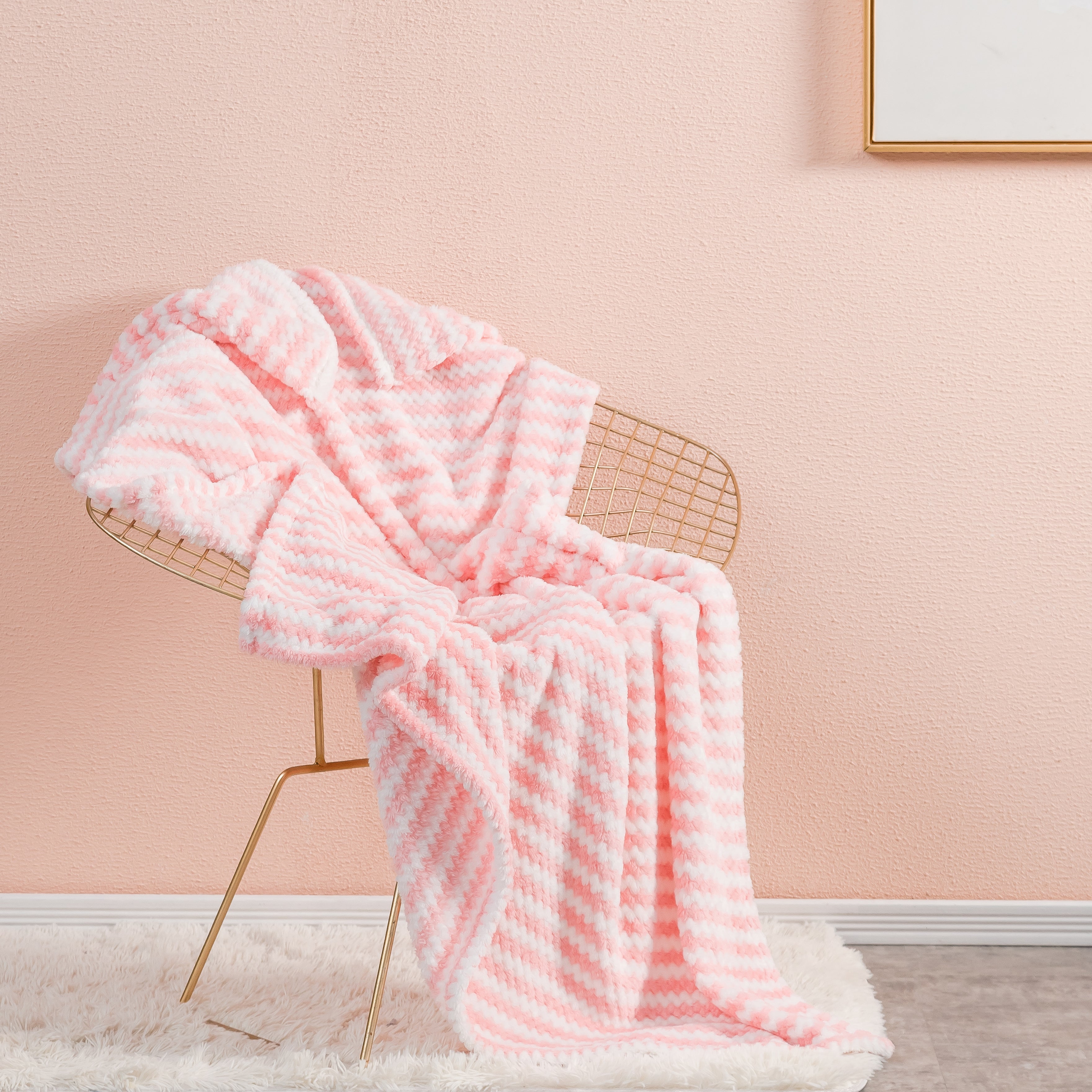 #color_Pink and White