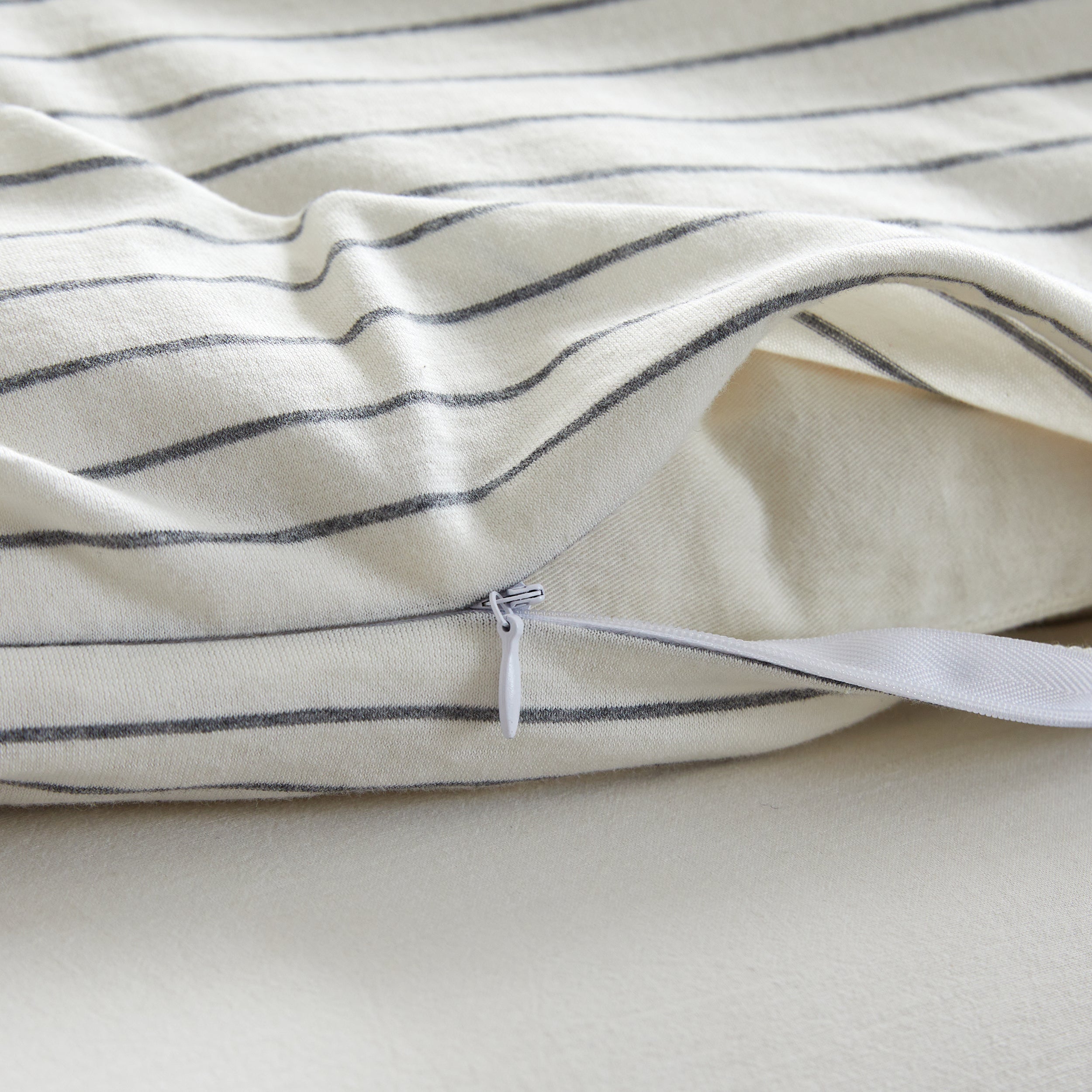 #color_White-and-grey Stripes