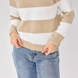 #color_khaki and white