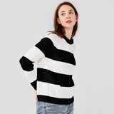 #color_black and white