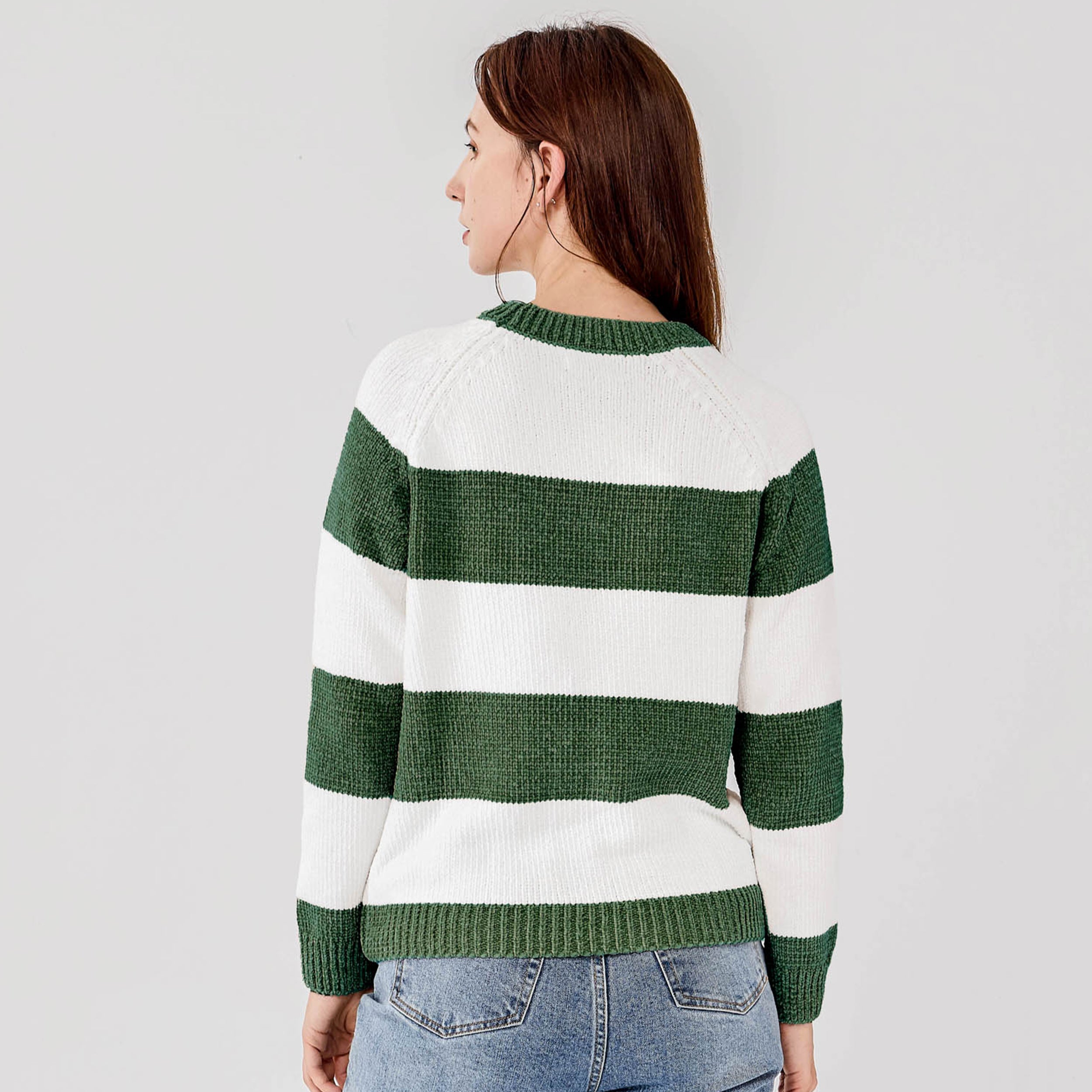 #color_olive green and white