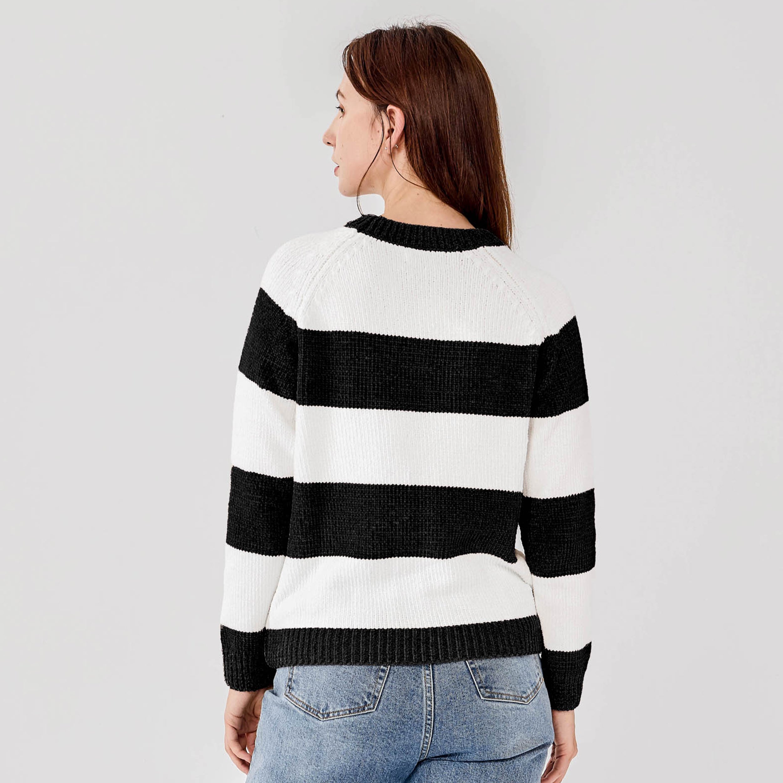 #color_black and white