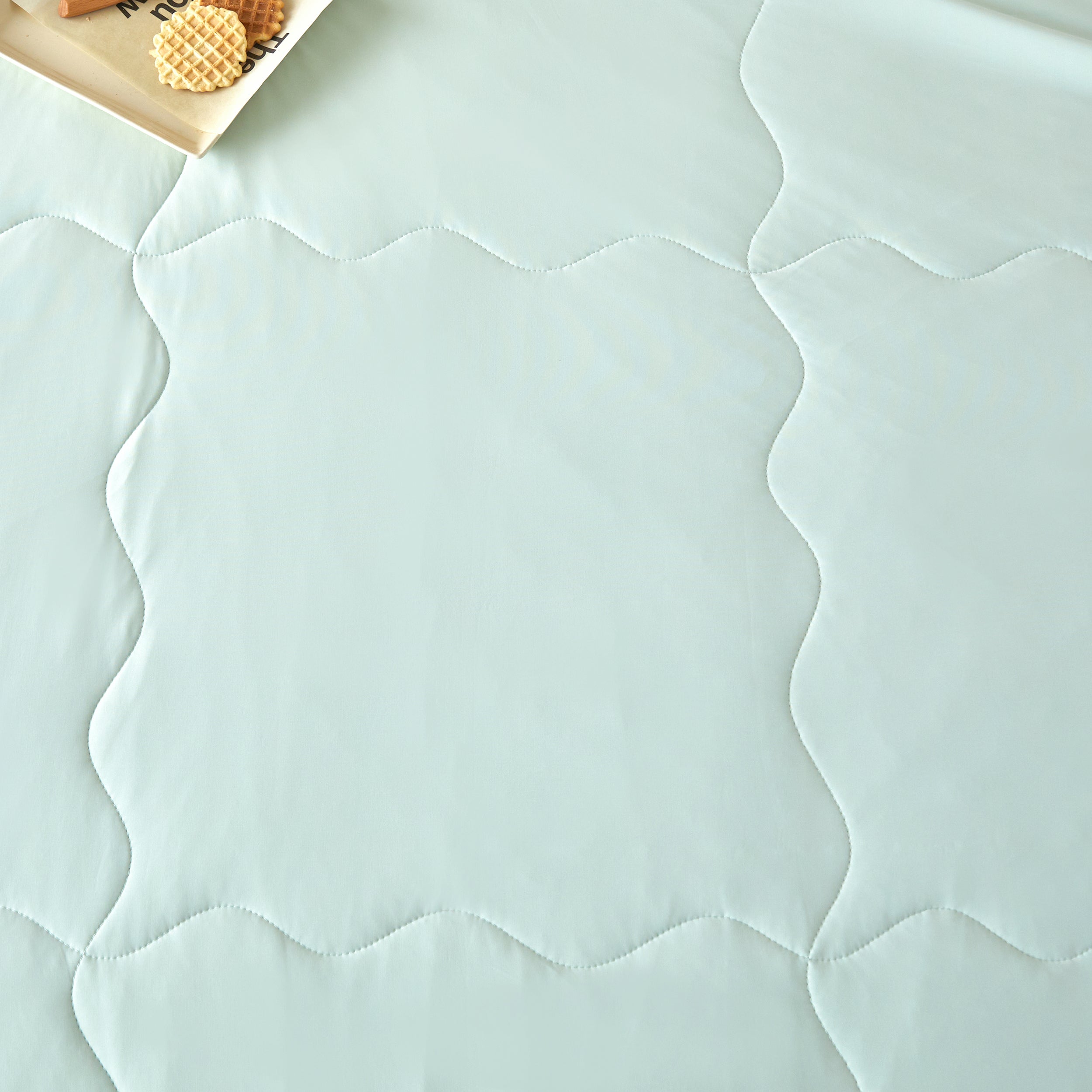 Summer Cooling Comforter - Grid Pattern