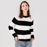 #color_black and white