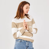 #color_khaki and white