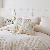 #color_tufted white leaf