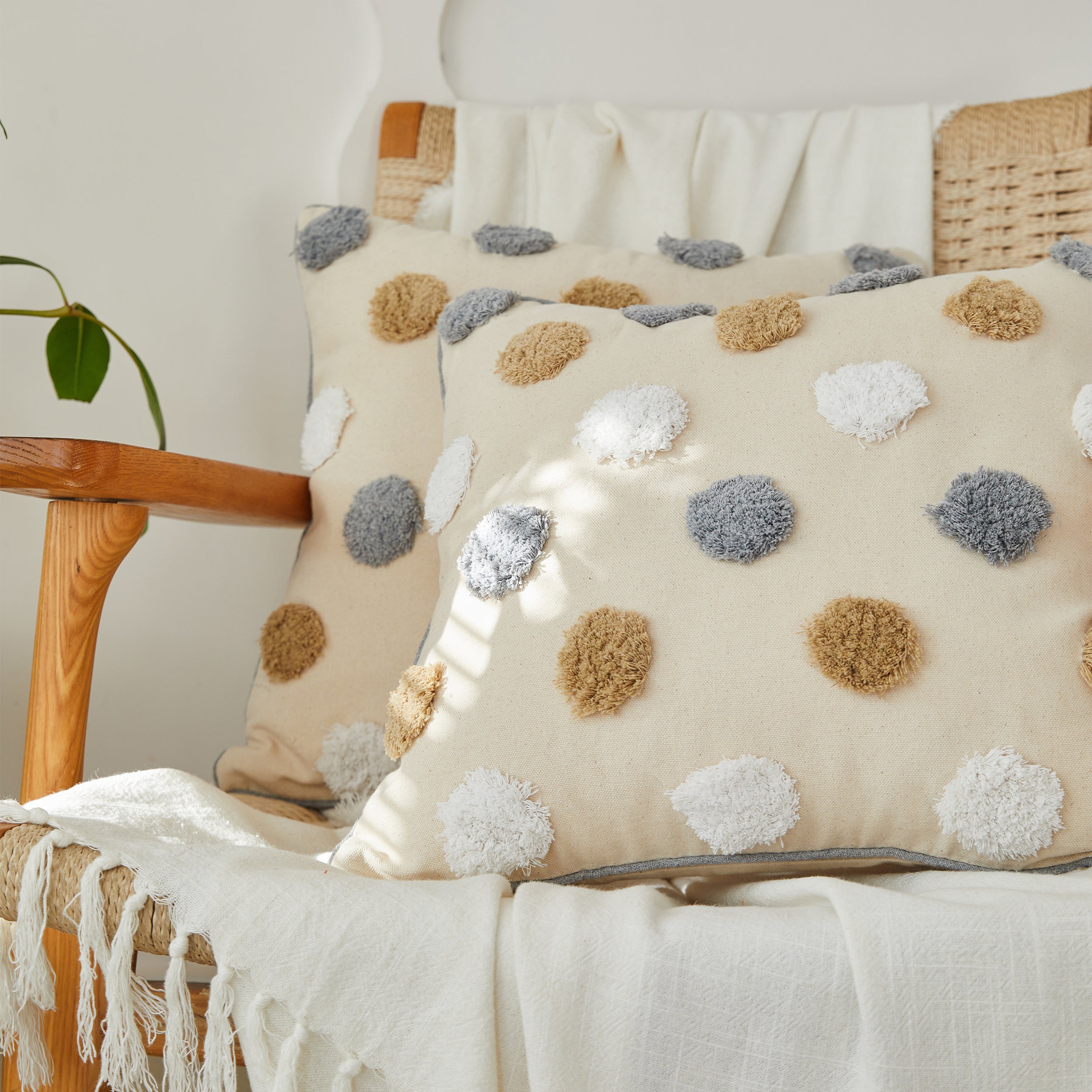 #color_Tufted Colorful Dots