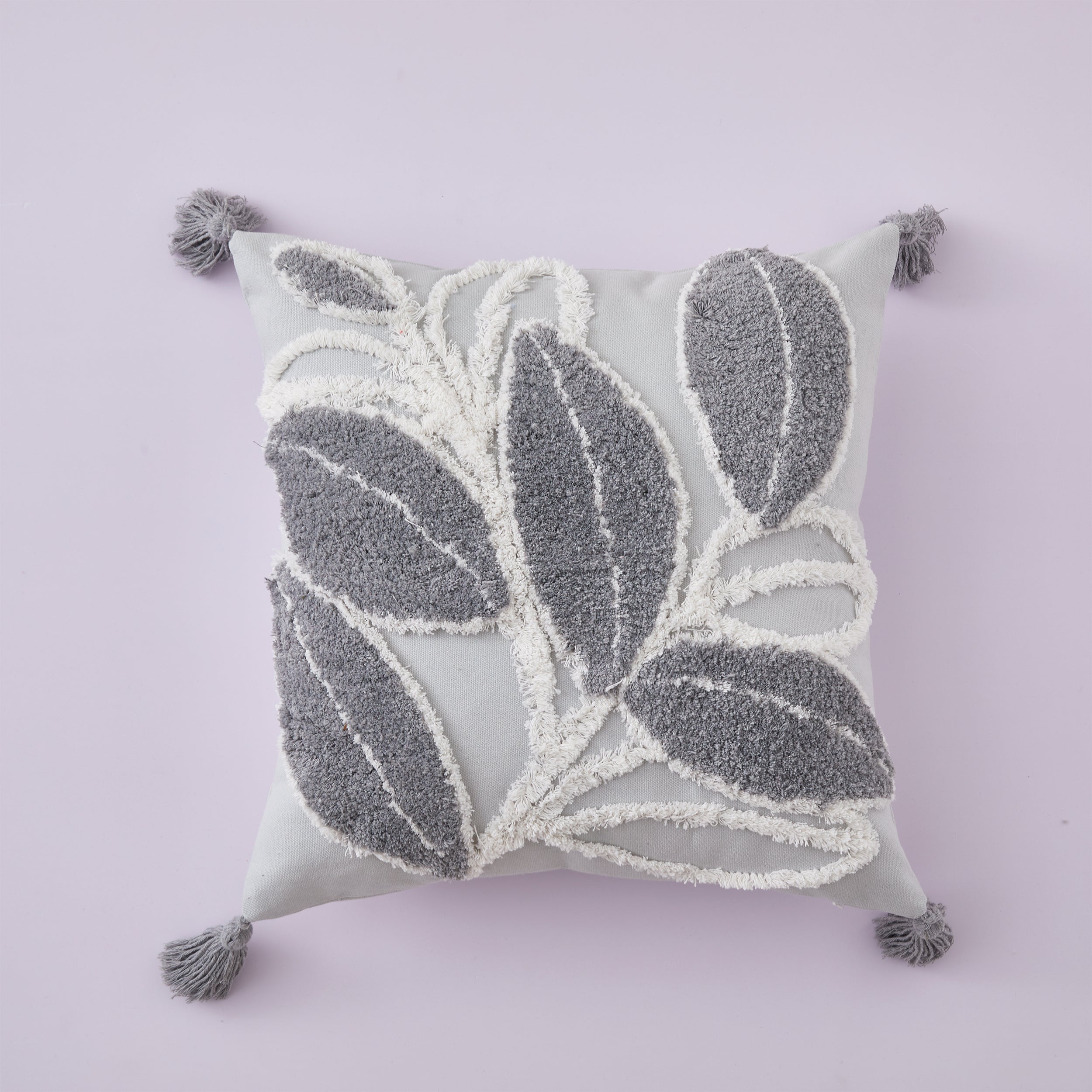 #color_tufted grey leaf