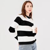 #color_black and white