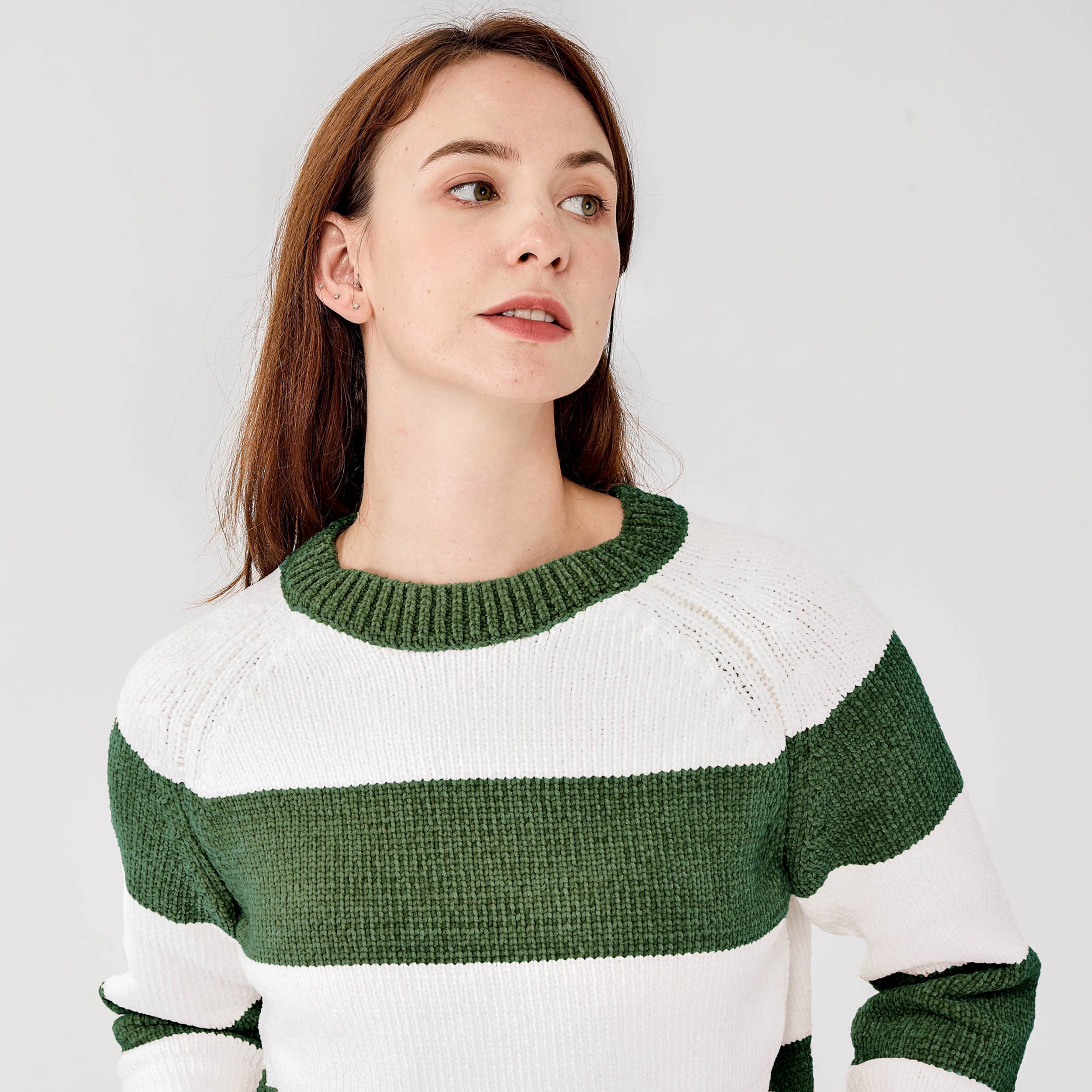 #color_olive green and white