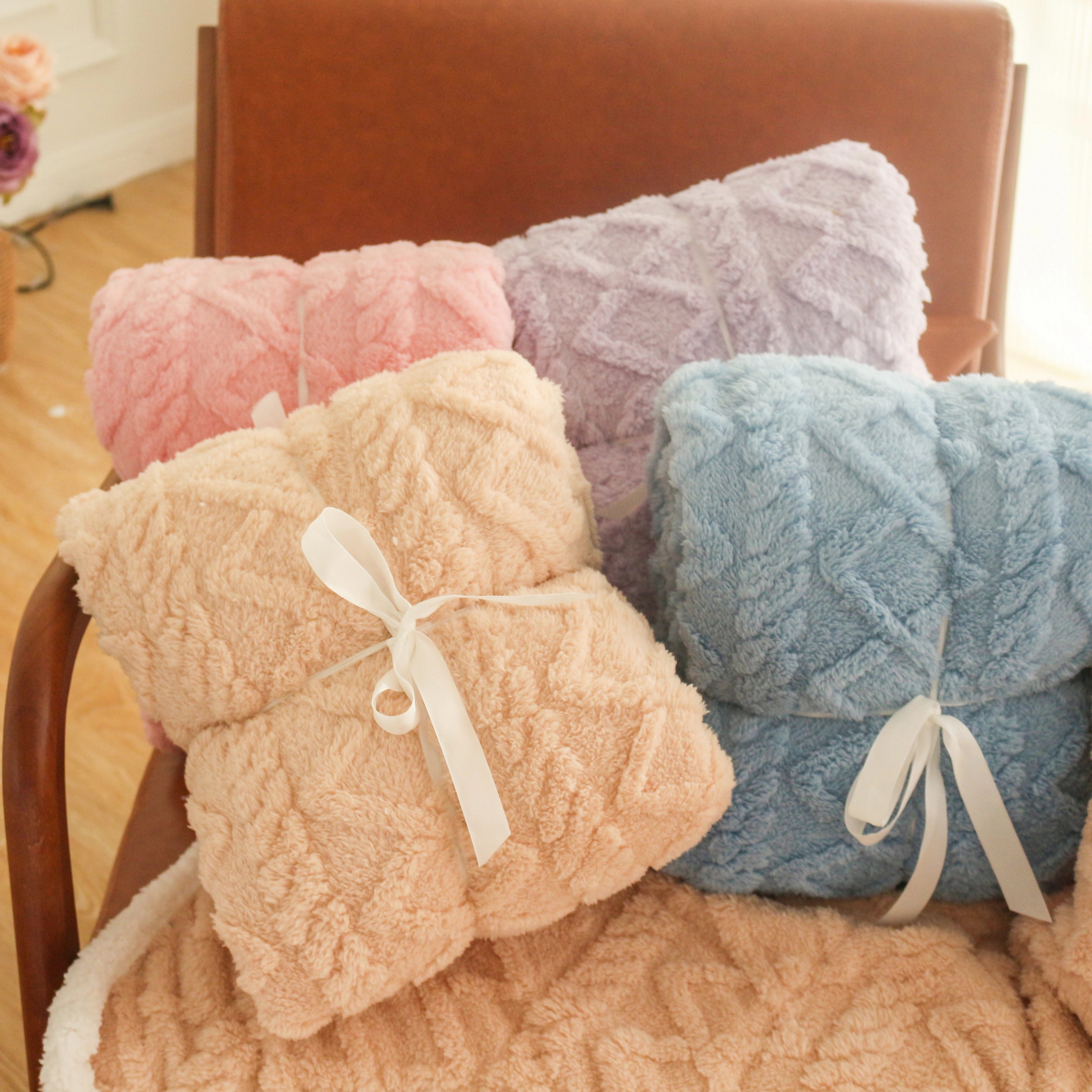 #color_blue,pink,camel,off white, green 